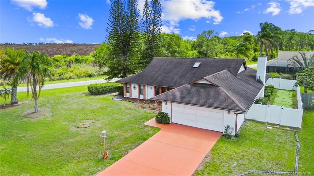 Photo of 992 SE Thornhill Drive, Port Saint Lucie, FL 34983 (MLS # M20055141)