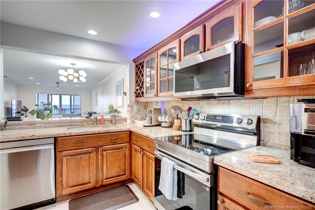 Stuart, Florida 34996, United States, 2 Bedrooms Bedrooms, ,2 BathroomsBathrooms,Residential,Active,23671