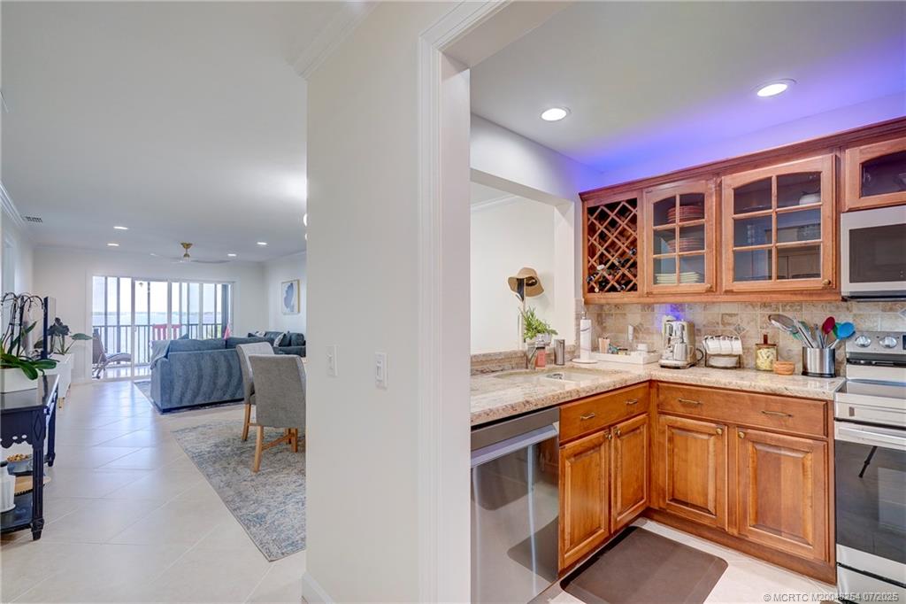 Stuart, Florida 34996, United States, 2 Bedrooms Bedrooms, ,2 BathroomsBathrooms,Residential,Active,23671