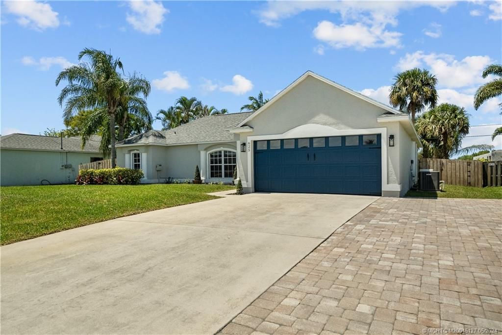 Photo of 625 SW Kayak Avenue, Port Saint Lucie, FL 34953 (MLS # M20045127)