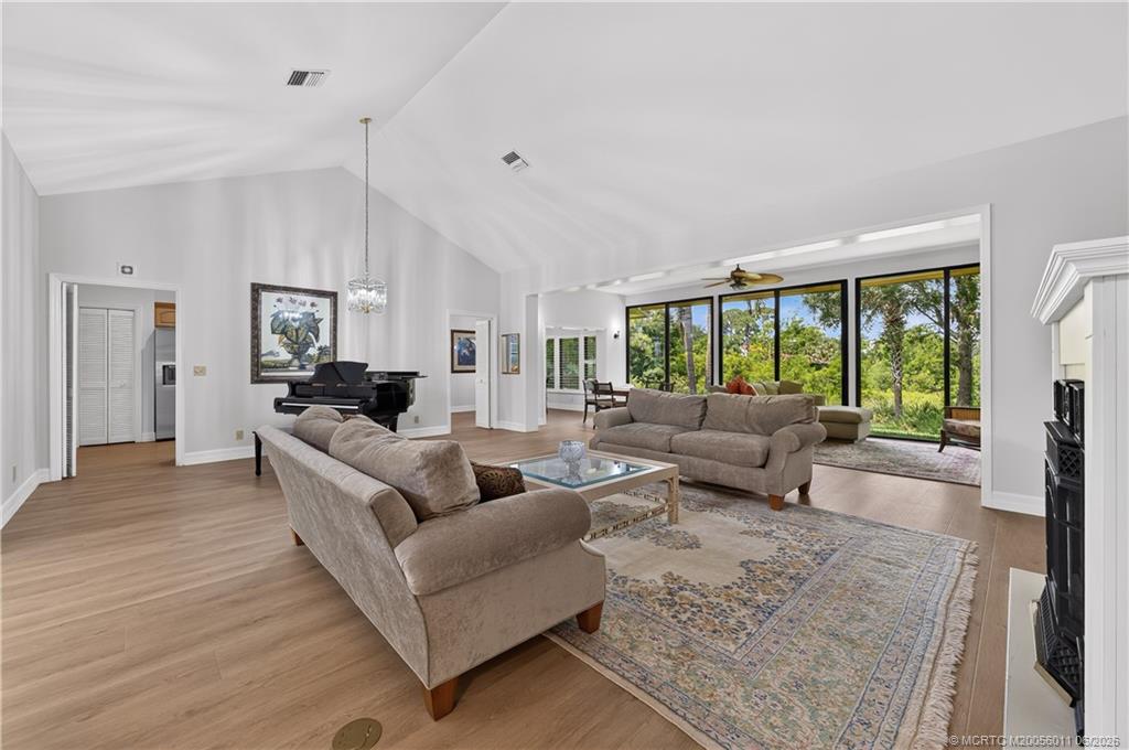 2025 NW Laurel Oak Lane