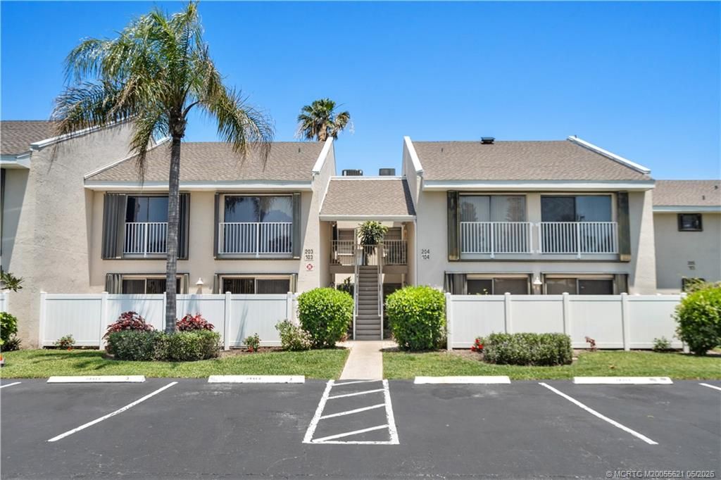 Photo of 3206 S Lakeview Circle #1203, Fort Pierce, FL 34949 (MLS # M20055621)
