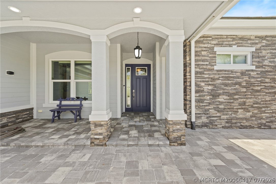 1100 SW Squire Johns Lane