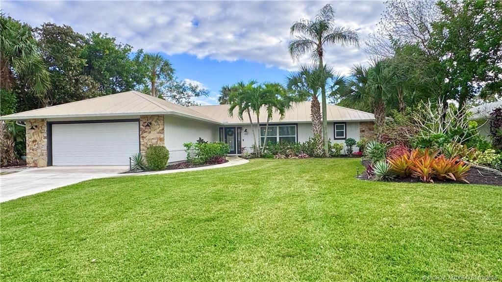 Photo of 323 SW Ridge Lane, Stuart, FL 34994 (MLS # M20054752)