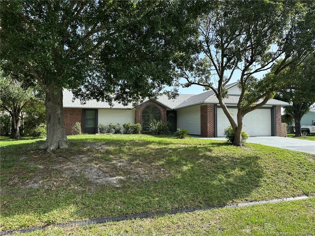 Photo of 226 SW Statler Avenue, Port Saint Lucie, FL 34984 (MLS # M20051120)