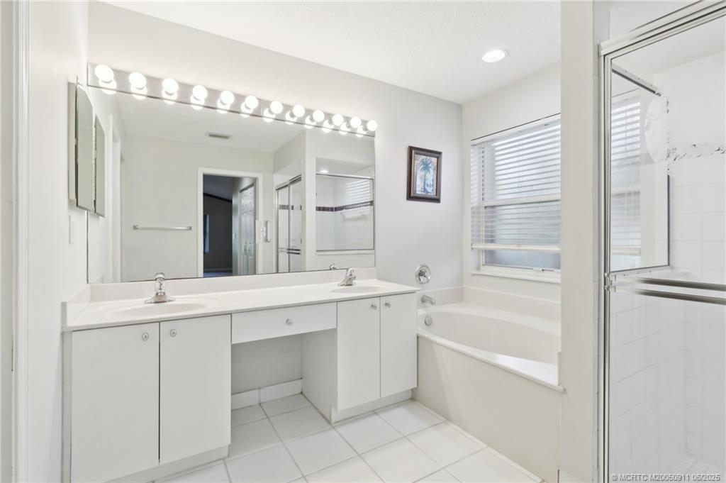 Stuart, Florida 34997, United States, 4 Bedrooms Bedrooms, ,3 BathroomsBathrooms,Residential,Active,144571