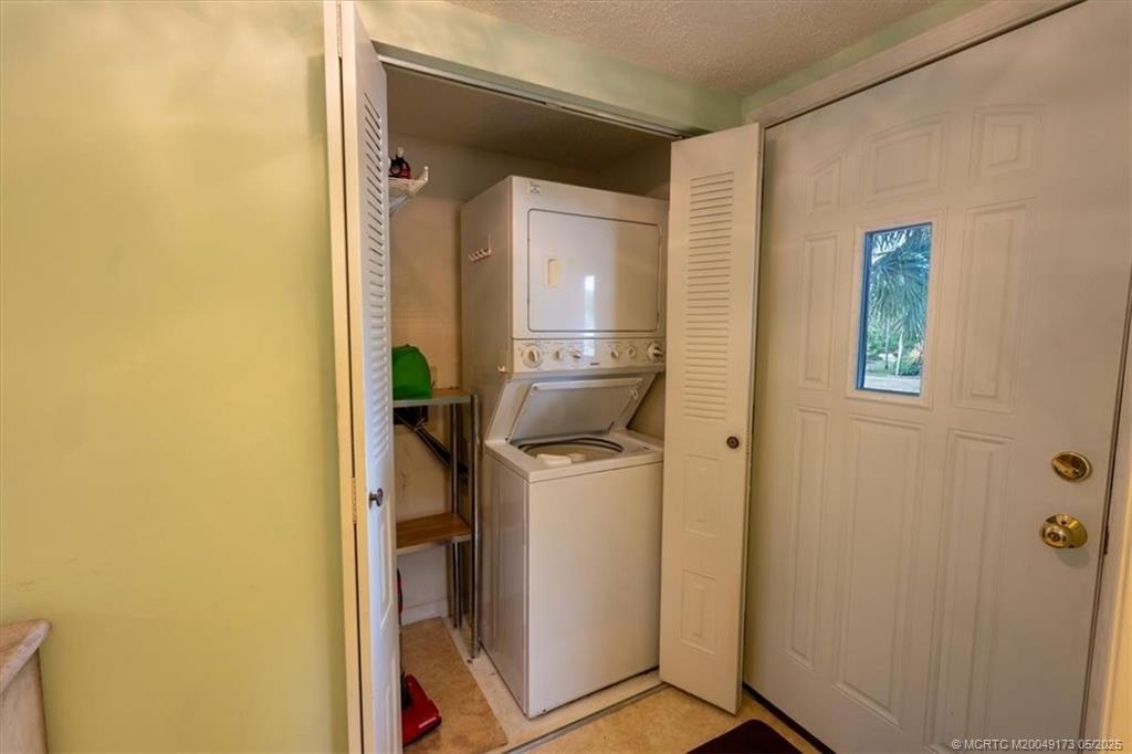 Stuart, Florida 34996, United States, 2 Bedrooms Bedrooms, ,2 BathroomsBathrooms,Residential,Active,3471