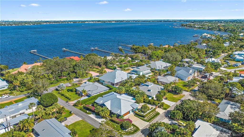 Photo of 111 SE Cortez Avenue, Stuart, FL 34994 (MLS # M20037940)