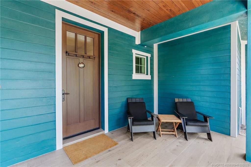 Photo of 111 SE Cortez Avenue, Stuart, FL 34994 (MLS # M20037940)