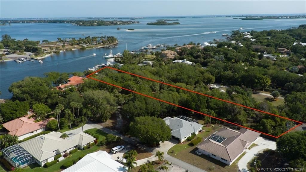 Photo of 4605 SE Williams Way, Stuart, FL 34997 (MLS # M20052774)