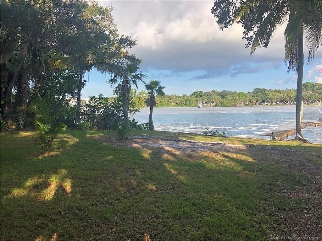 Photo of 4605 SE Williams Way, Stuart, FL 34997 (MLS # M20052774)