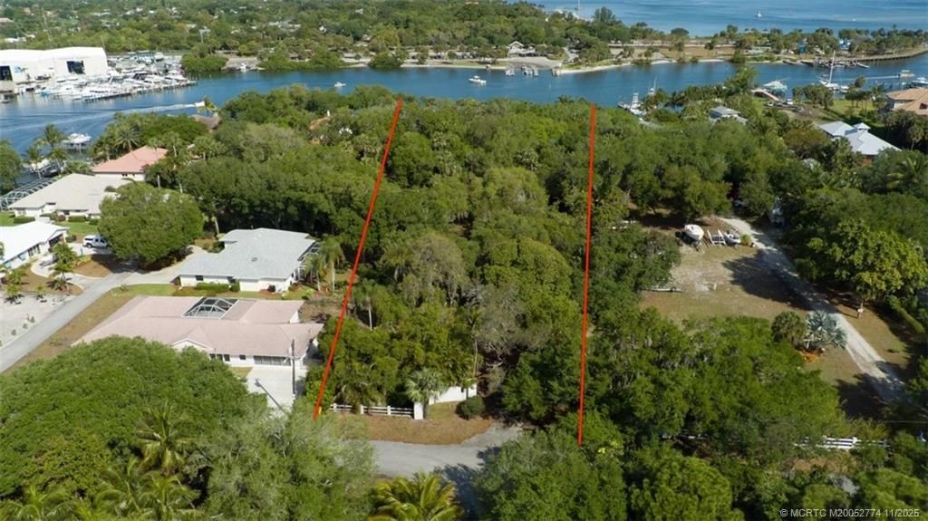 Photo of 4605 SE Williams Way, Stuart, FL 34997 (MLS # M20052774)