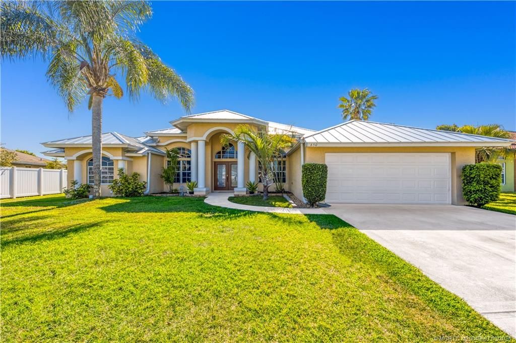 Photo of 650 SW Dalton Circle, Port Saint Lucie, FL 34953 (MLS # M20049697)