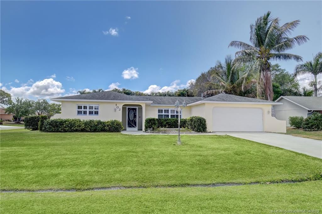 Photo of 102 SW Airview Avenue, Port Saint Lucie, FL 34984 (MLS # M20038806)