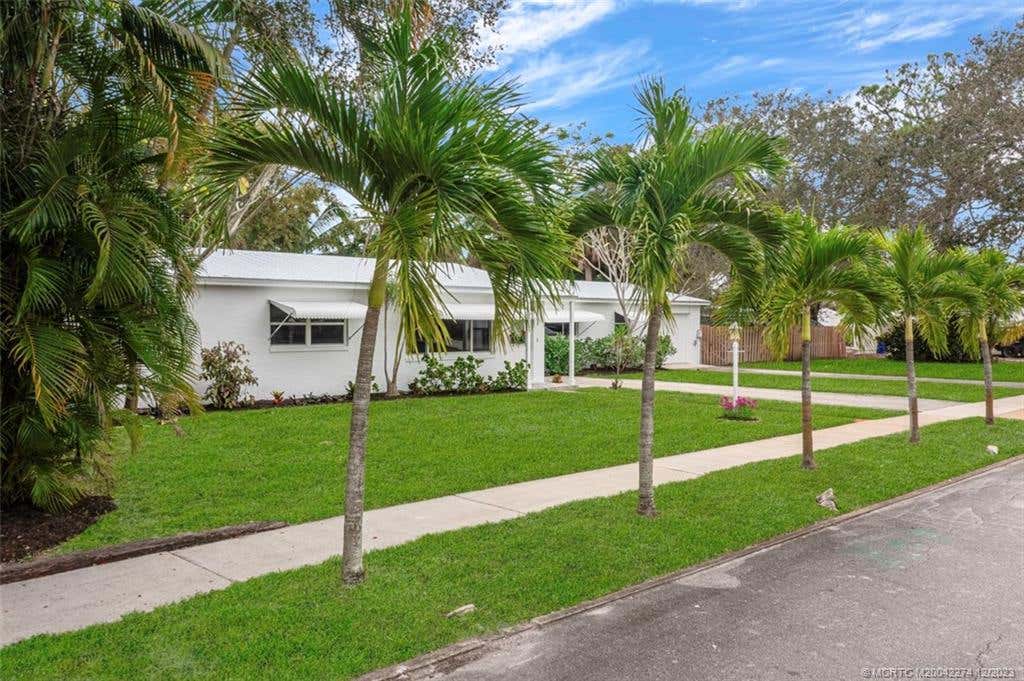 Photo of 758 NE Alice Street, Jensen Beach, FL 34957 (MLS # M20042274)