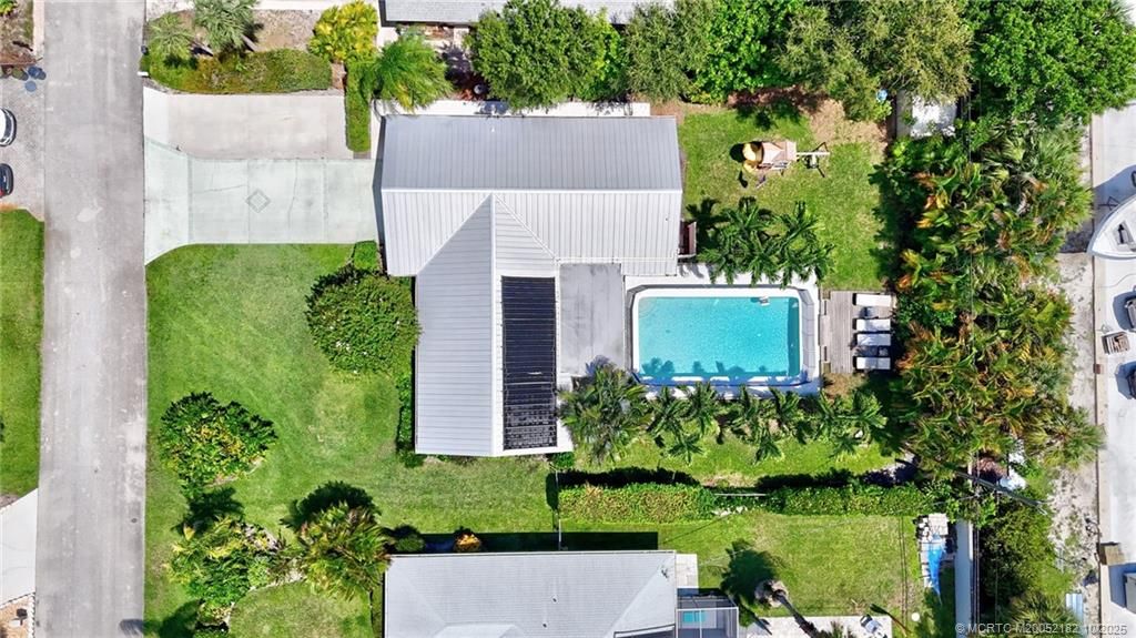 Photo of 4756 SE Manatee Terrace, Stuart, FL 34997 (MLS # M20052182)