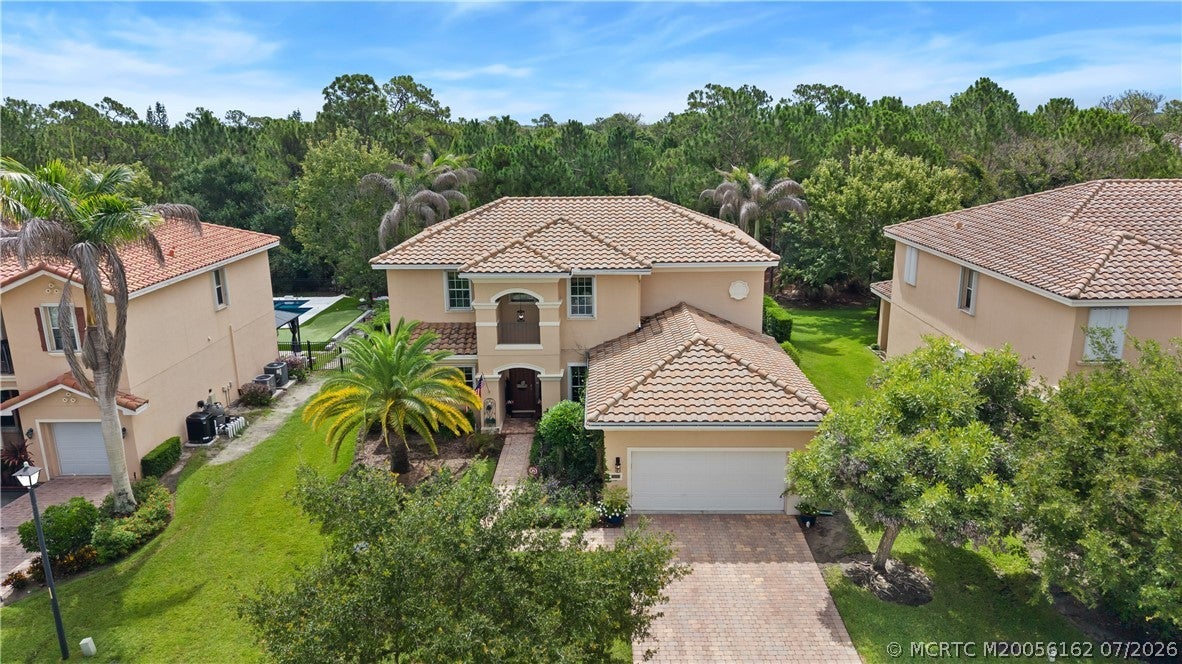 5437 SW Honeysuckle Court