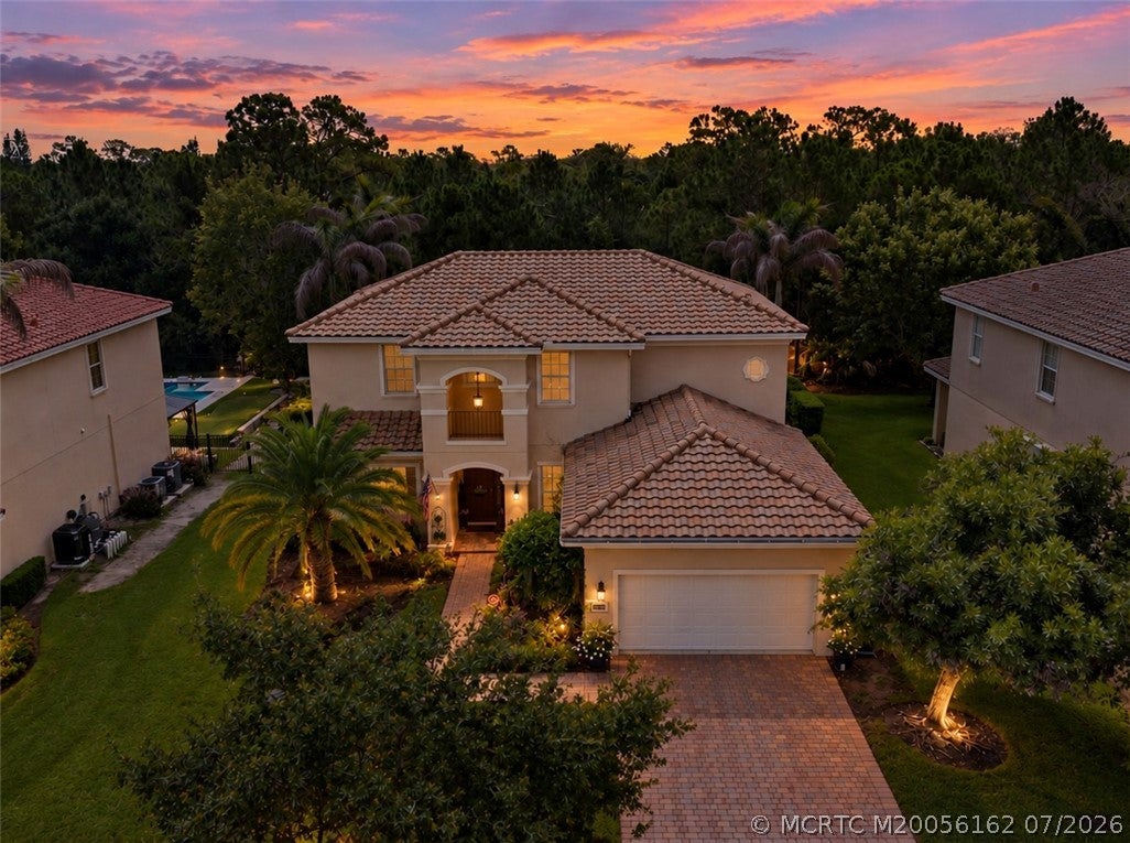 5437 SW Honeysuckle Court