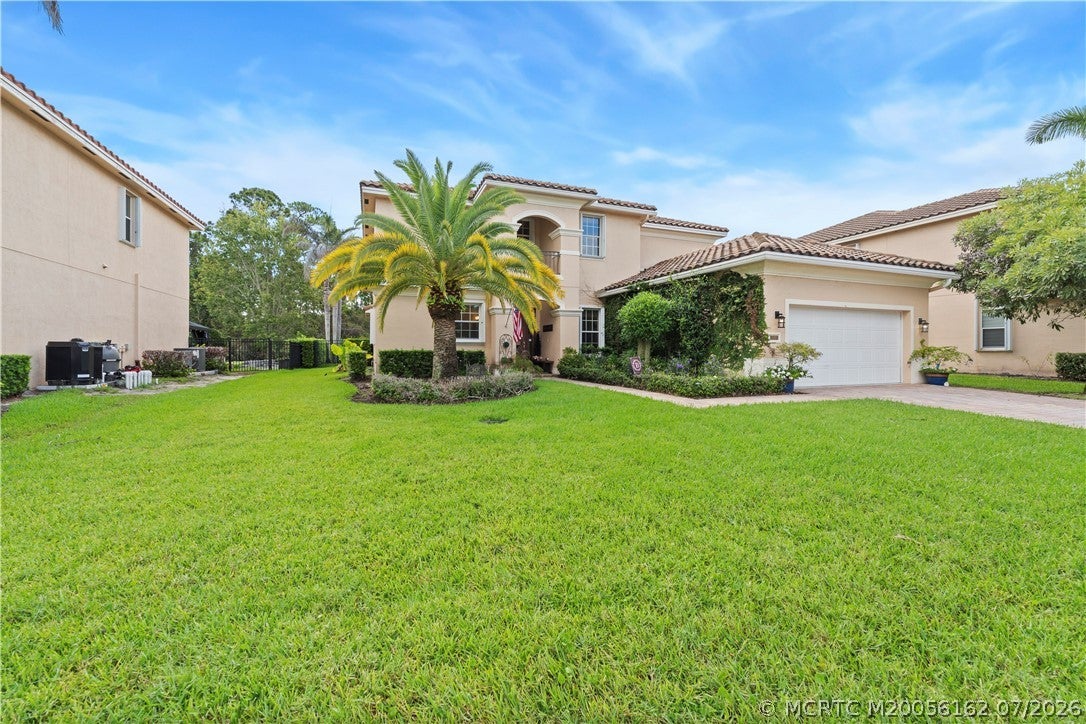 5437 SW Honeysuckle Court