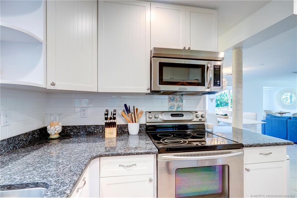 Jensen Beach, Florida 34957, United States, 2 Bedrooms Bedrooms, ,2 BathroomsBathrooms,Residential,Active,22369