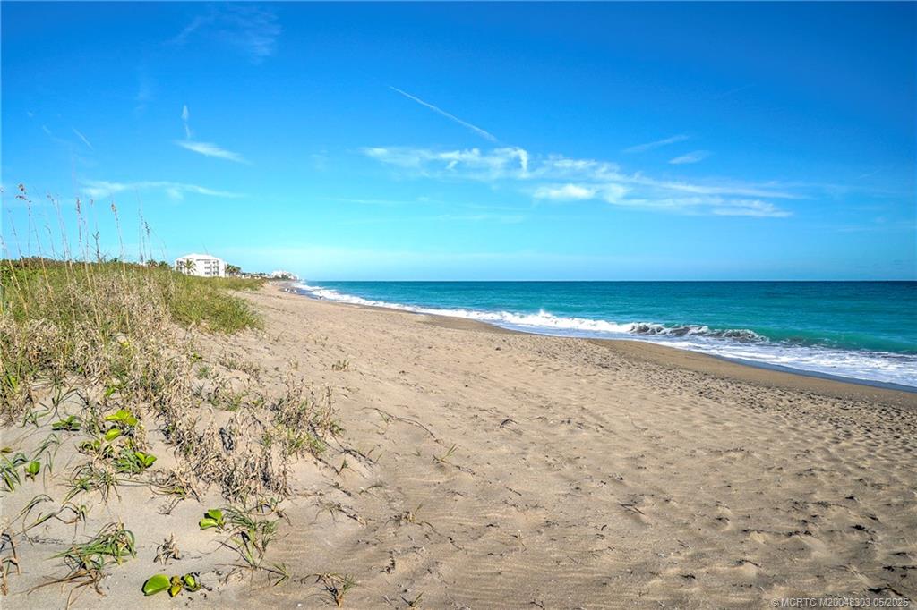 Jensen Beach, Florida 34957, United States, 2 Bedrooms Bedrooms, ,2 BathroomsBathrooms,Residential,Active,22369