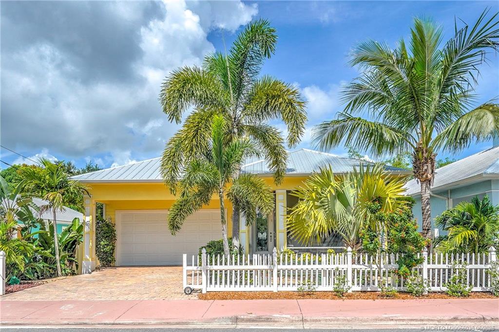 412 SW Akron Avenue, Stuart, FL, 34994, US, 4 Bedrooms Bedrooms, ,3 BathroomsBathrooms,Residential,Active,412 SW Akron Avenue,M20056036
