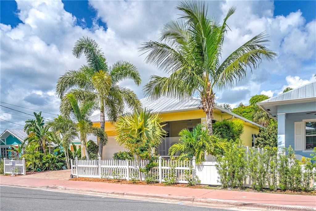 412 SW Akron Avenue, Stuart, FL, 34994, US, 4 Bedrooms Bedrooms, ,3 BathroomsBathrooms,Residential,Active,412 SW Akron Avenue,M20056036