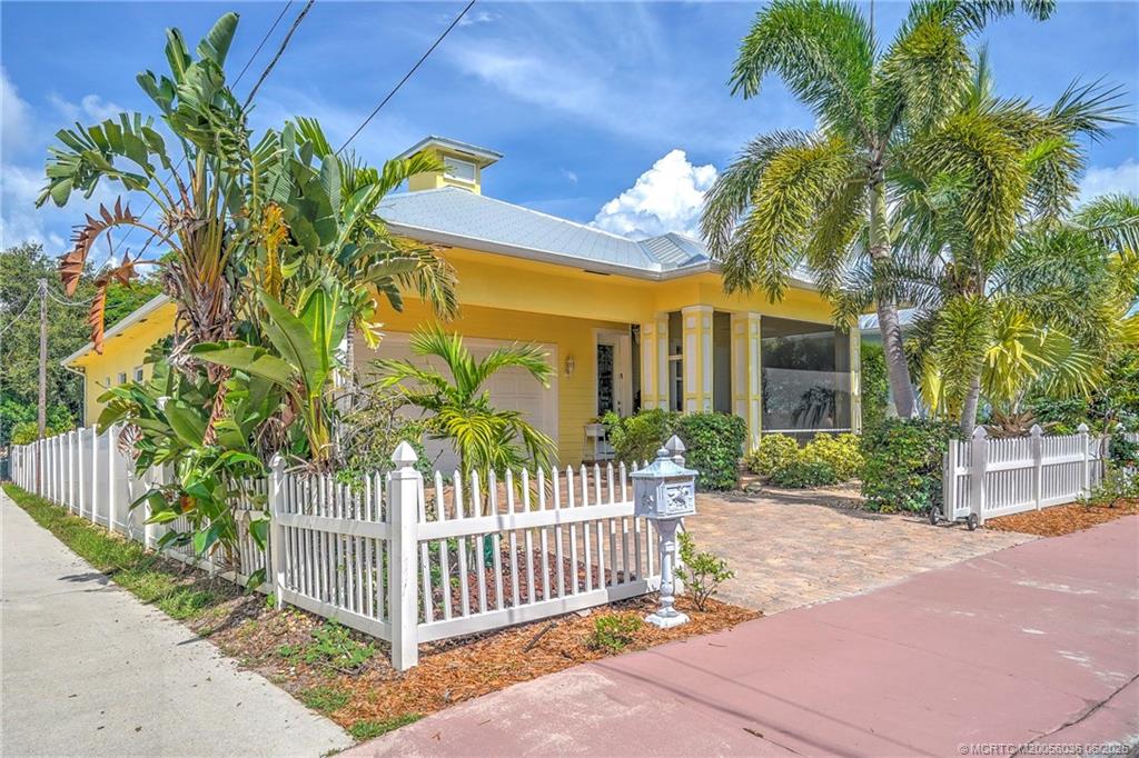 412 SW Akron Avenue, Stuart, FL, 34994, US, 4 Bedrooms Bedrooms, ,3 BathroomsBathrooms,Residential,Active,412 SW Akron Avenue,M20056036