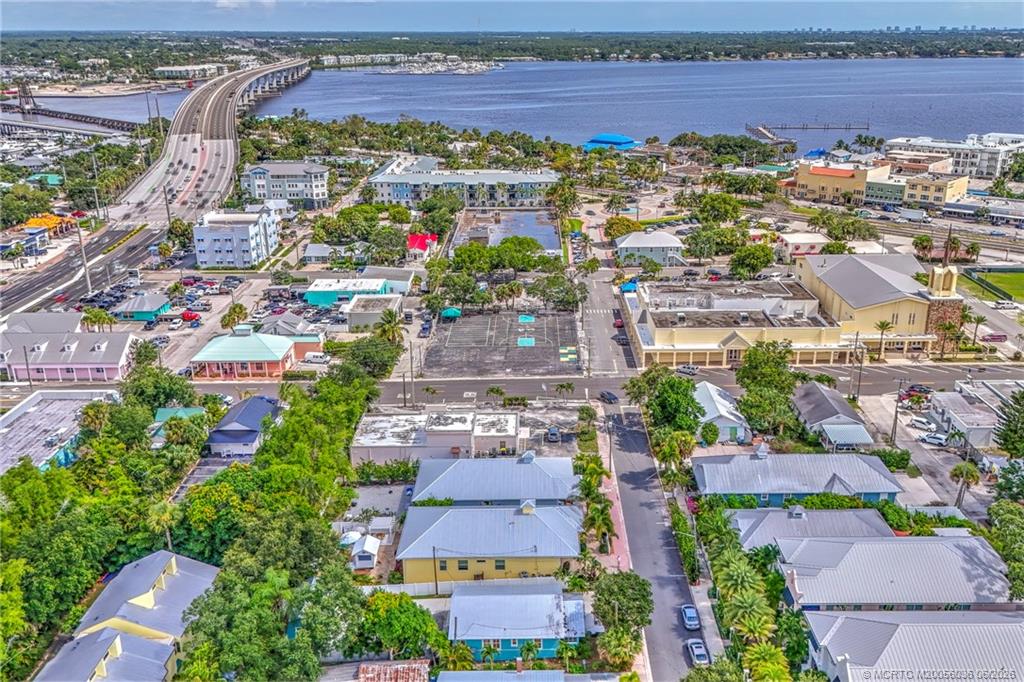 412 SW Akron Avenue, Stuart, FL, 34994, US, 4 Bedrooms Bedrooms, ,3 BathroomsBathrooms,Residential,Active,412 SW Akron Avenue,M20056036