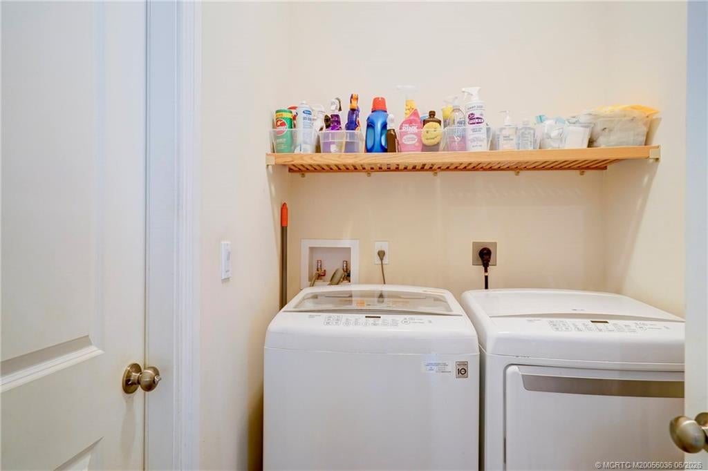 412 SW Akron Avenue, Stuart, FL, 34994, US, 4 Bedrooms Bedrooms, ,3 BathroomsBathrooms,Residential,Active,412 SW Akron Avenue,M20056036