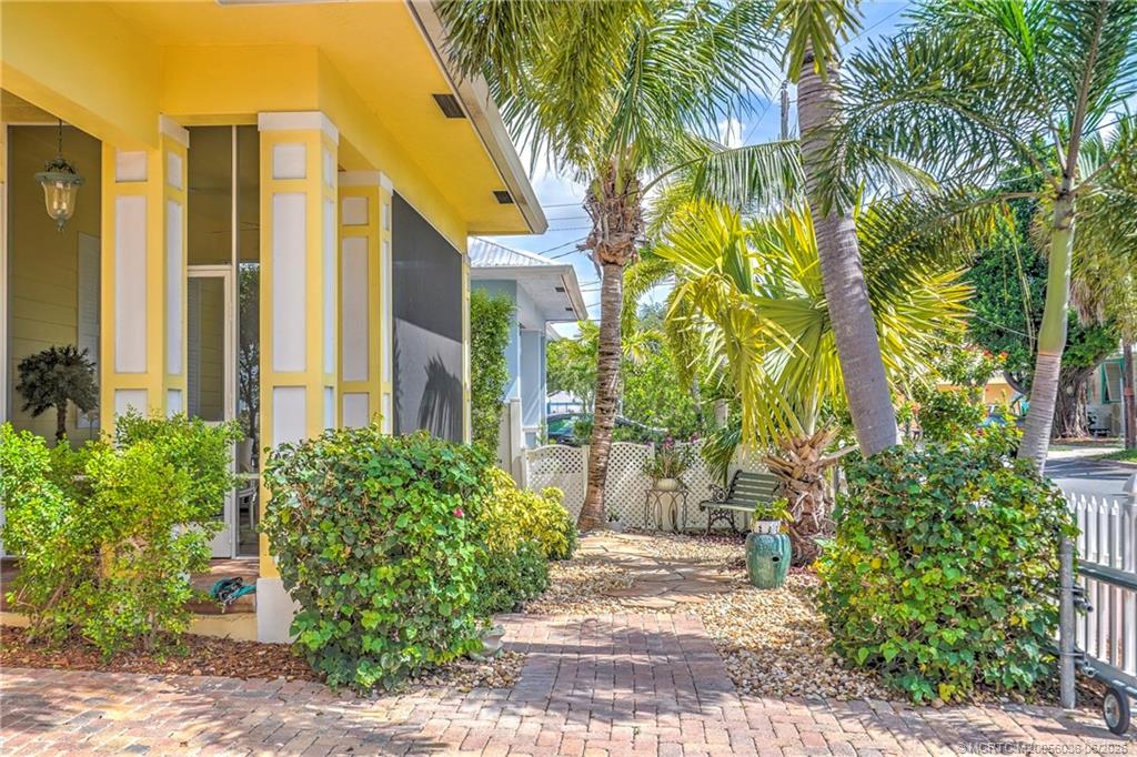 412 SW Akron Avenue, Stuart, FL, 34994, US, 4 Bedrooms Bedrooms, ,3 BathroomsBathrooms,Residential,Active,412 SW Akron Avenue,M20056036