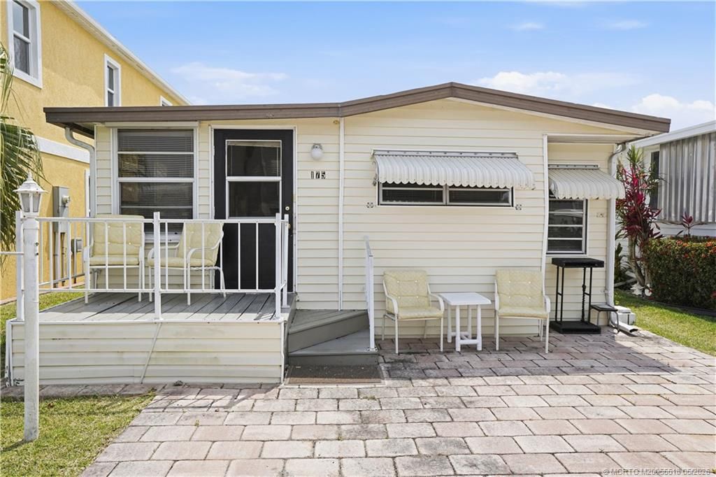 Photo of 175 Nettles Boulevard, Jensen Beach, FL 34957 (MLS # M20055518)