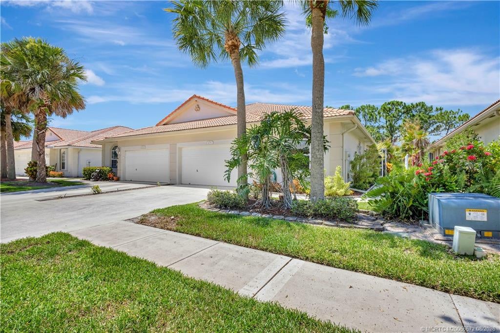 Photo of 6797 SE Warwick Lane, Stuart, FL 34997 (MLS # M20056572)