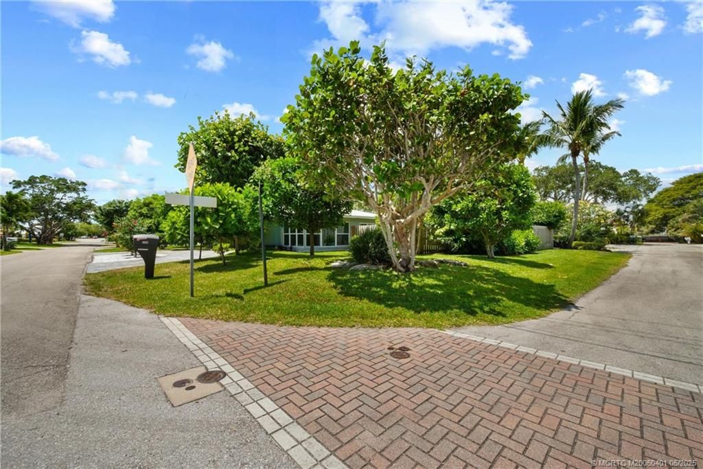 Photo of 206 SE Balboa Avenue, Stuart, FL 34994 (MLS # M20050401)