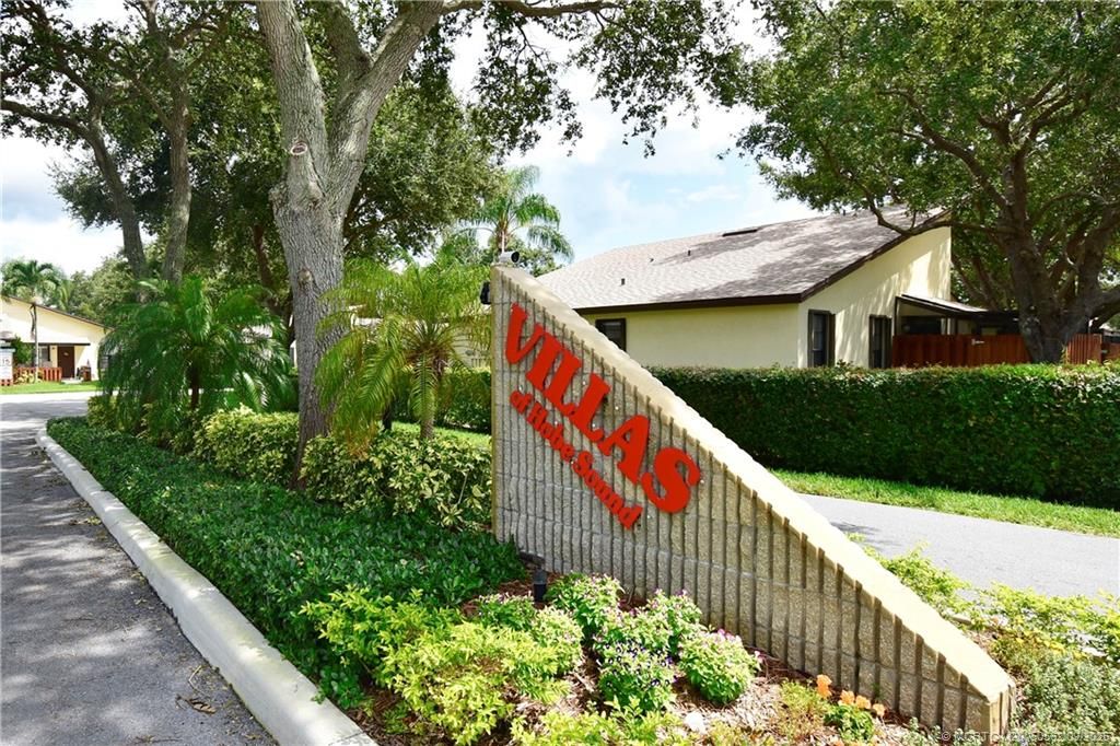 Photo of 7970 SE Villa Circle, Hobe Sound, FL 33455 (MLS # M20050562)