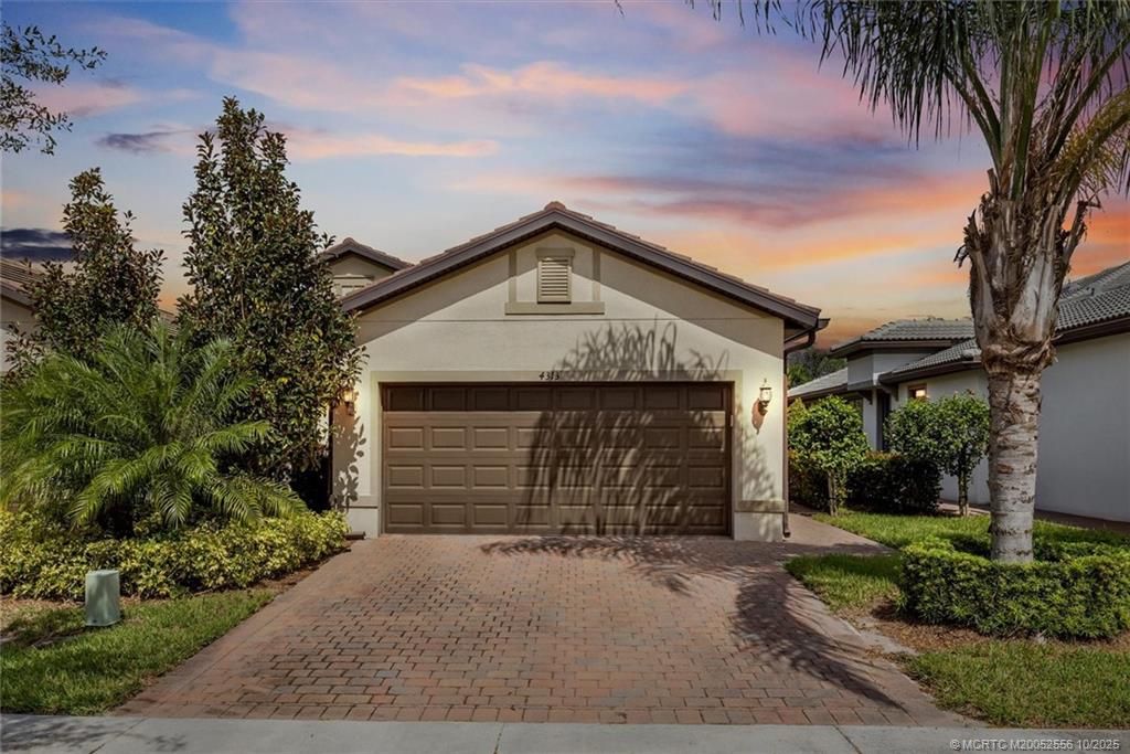 Photo of 4313 Beauty Leaf Circle, Vero Beach, FL 32967 (MLS # M20052556)