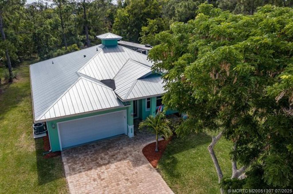 Photo of 5608 SE 44th Avenue, Stuart, FL 34997 (MLS # M20051307)
