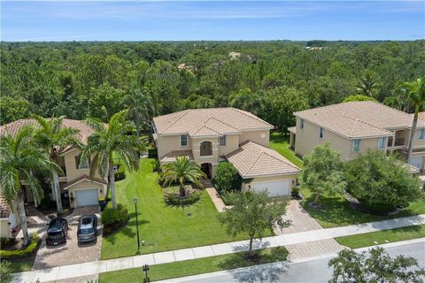 Homes For Sale - 5437 SW Honeysuckle Court<br/> Palm City, FL 34990