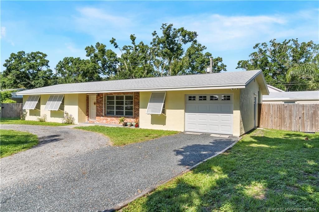 Photo of 2135 30th Avenue, Vero Beach, FL 32960 (MLS # M20045631)