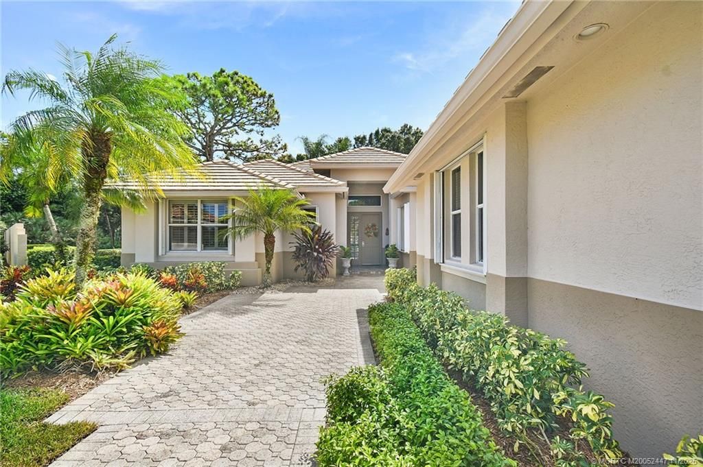 Photo of 3641 SE Cambridge Drive, Stuart, FL 34997 (MLS # M20052447)