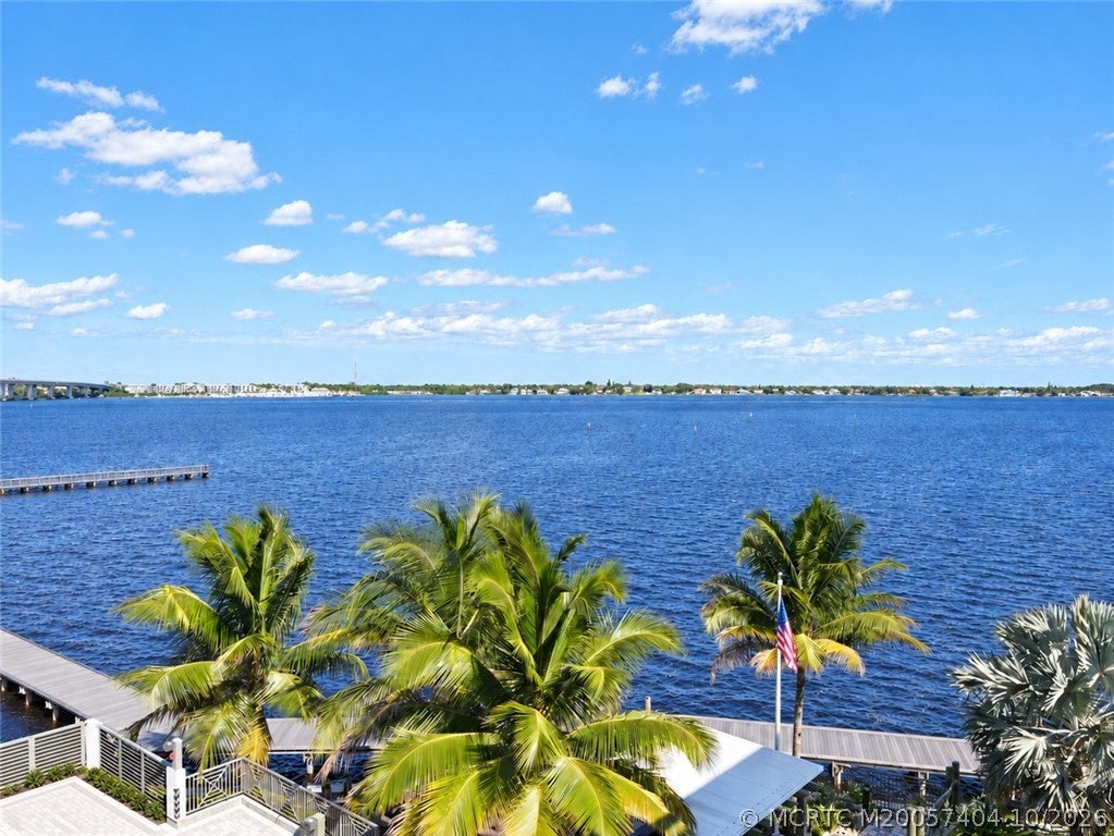 Photo of 41 Seminole SW Street #Apt 404, Stuart, FL 34994 (MLS # M20057404)