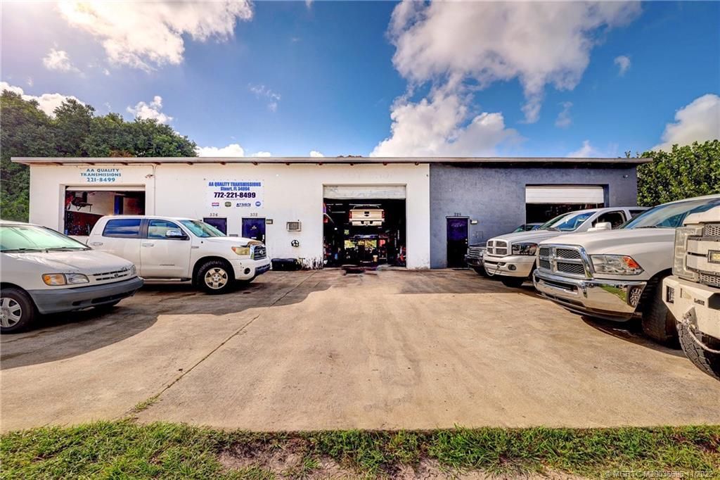 Photo of 328 SE Tressler Drive, Stuart, FL 34994 (MLS # M20036696)