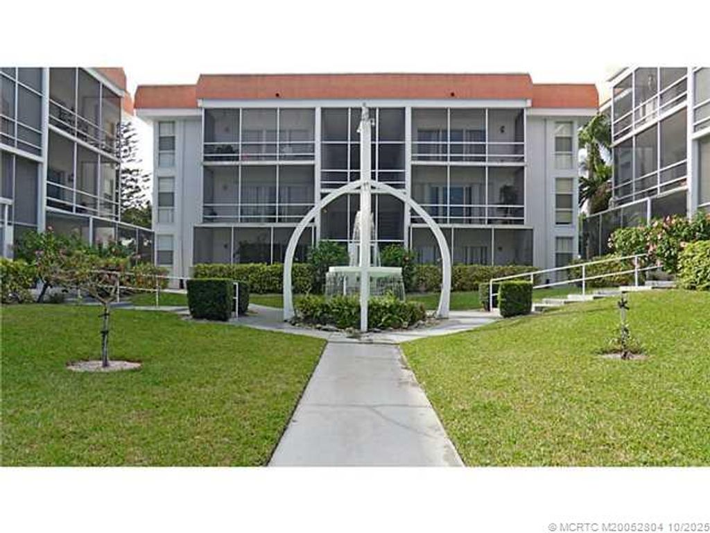 Photo of 630 SE Ocean Boulevard #B1, Stuart, FL 34994 (MLS # M20052804)