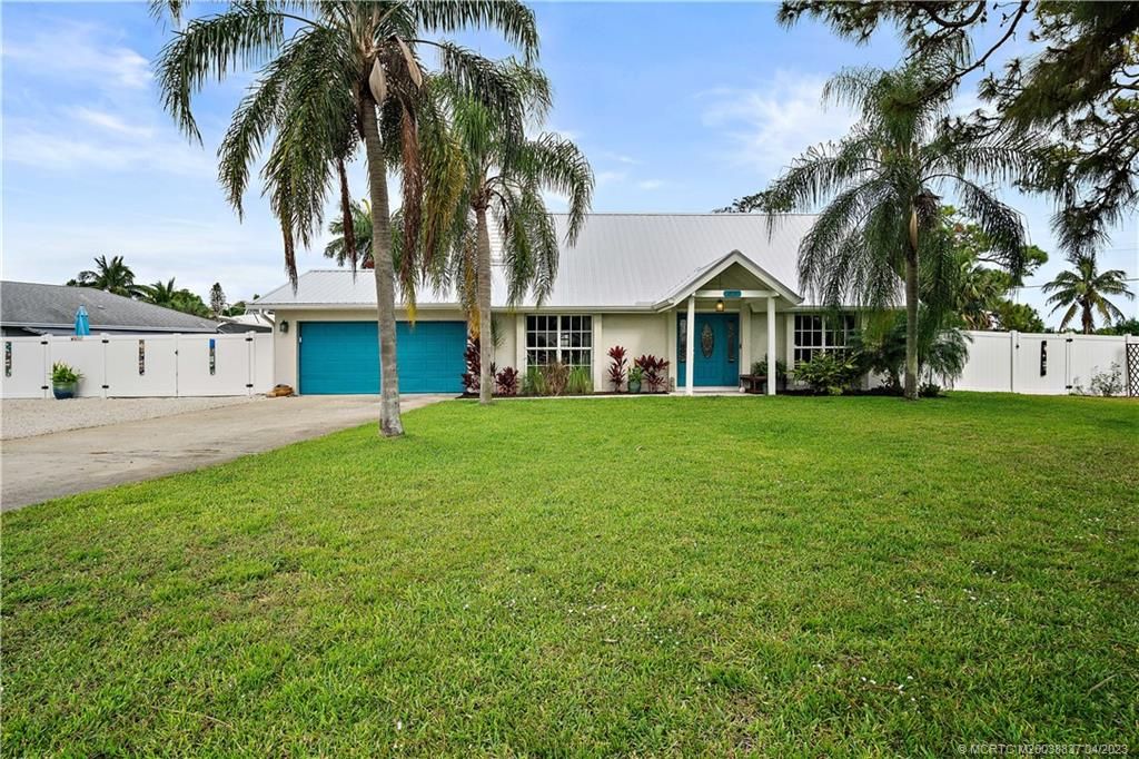 Photo of 4839 SE Glenridge Trail, Stuart, FL 34997 (MLS # M20038837)