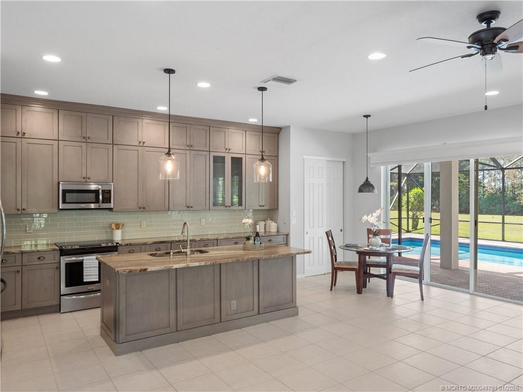 4860 SW Hammock Creek Drive