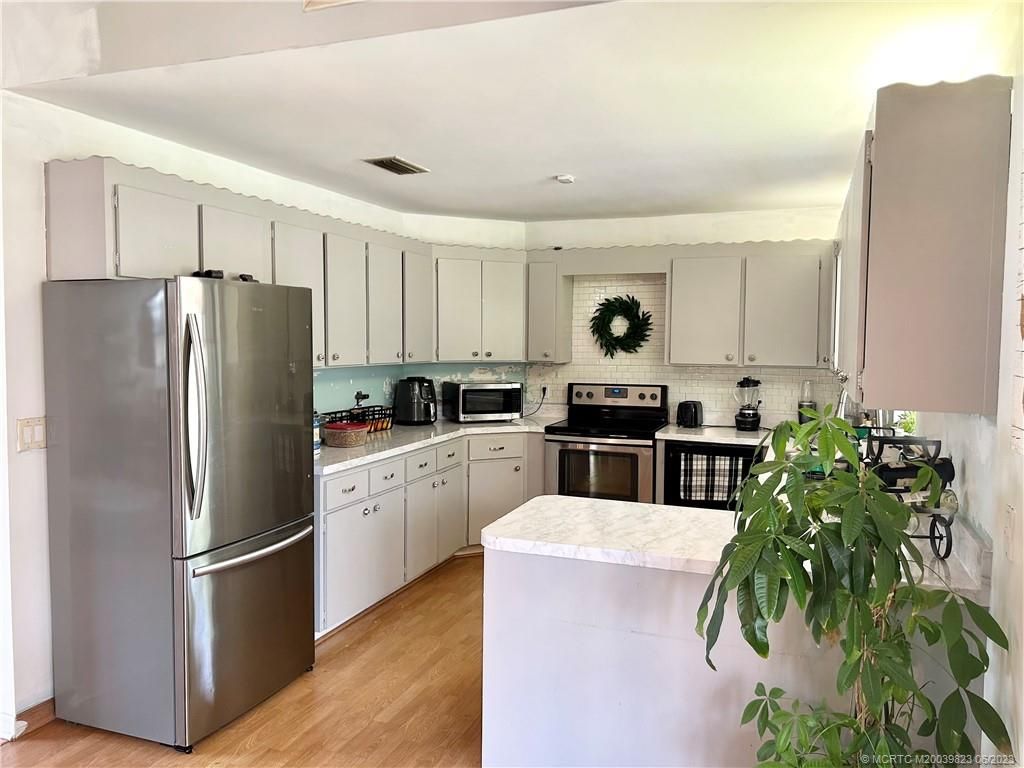 Photo of 7962 SE Helen Terrace, Hobe Sound, FL 33455 (MLS # M20039823)