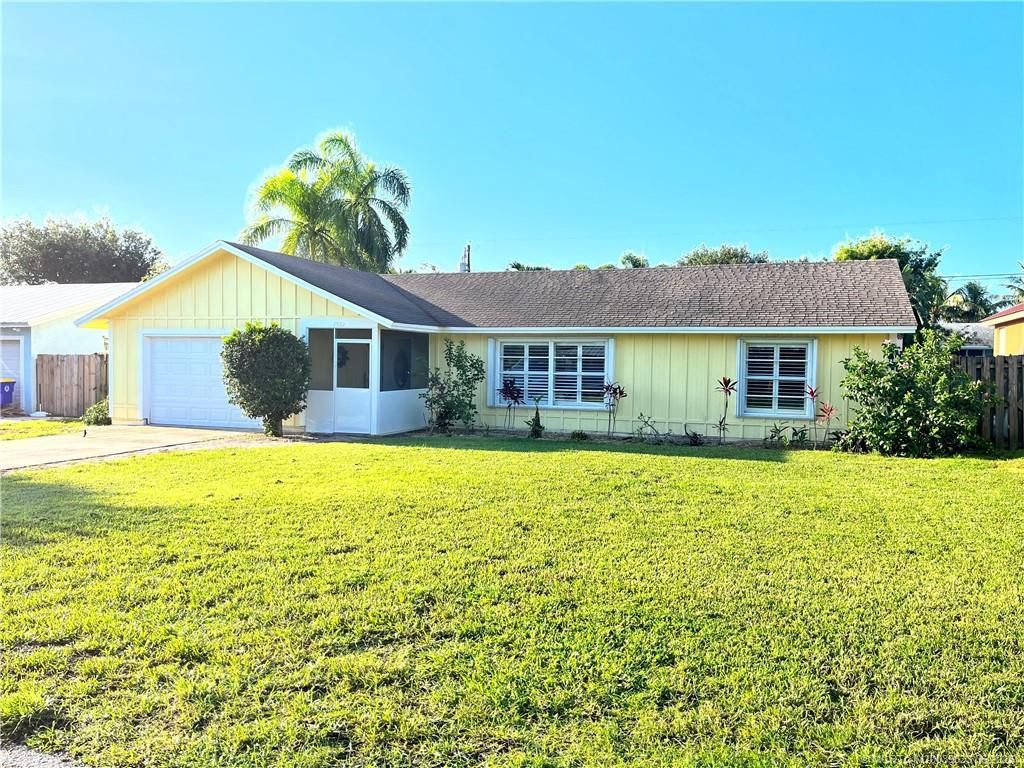 Photo of 7962 SE Helen Terrace, Hobe Sound, FL 33455 (MLS # M20039823)