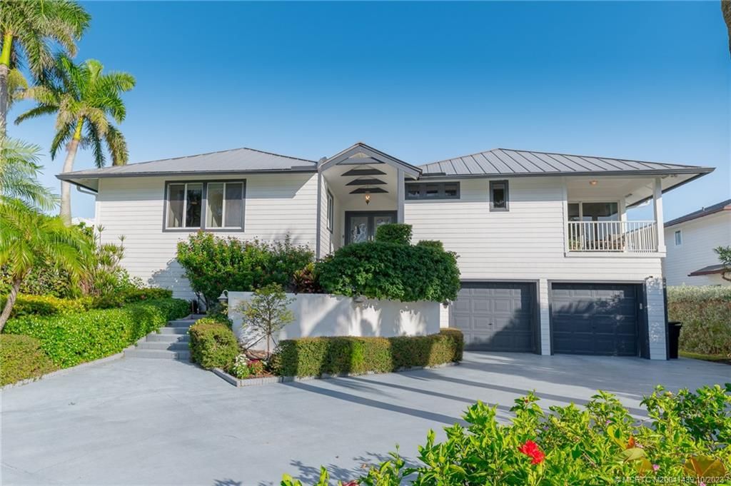 Photo of 4283 NE Joes Point Terrace, Stuart, FL 34996 (MLS # M20041439)