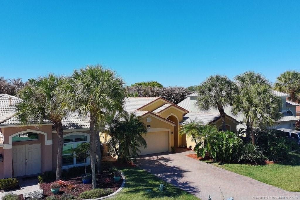 Photo of 1106 SE Westminster Place, Stuart, FL 34997 (MLS # M20054441)