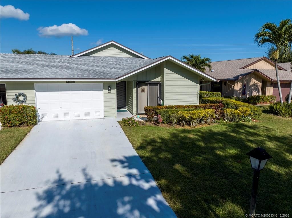 Photo of 12668 SE Cascades Court, Hobe Sound, FL 33455 (MLS # M20053316)